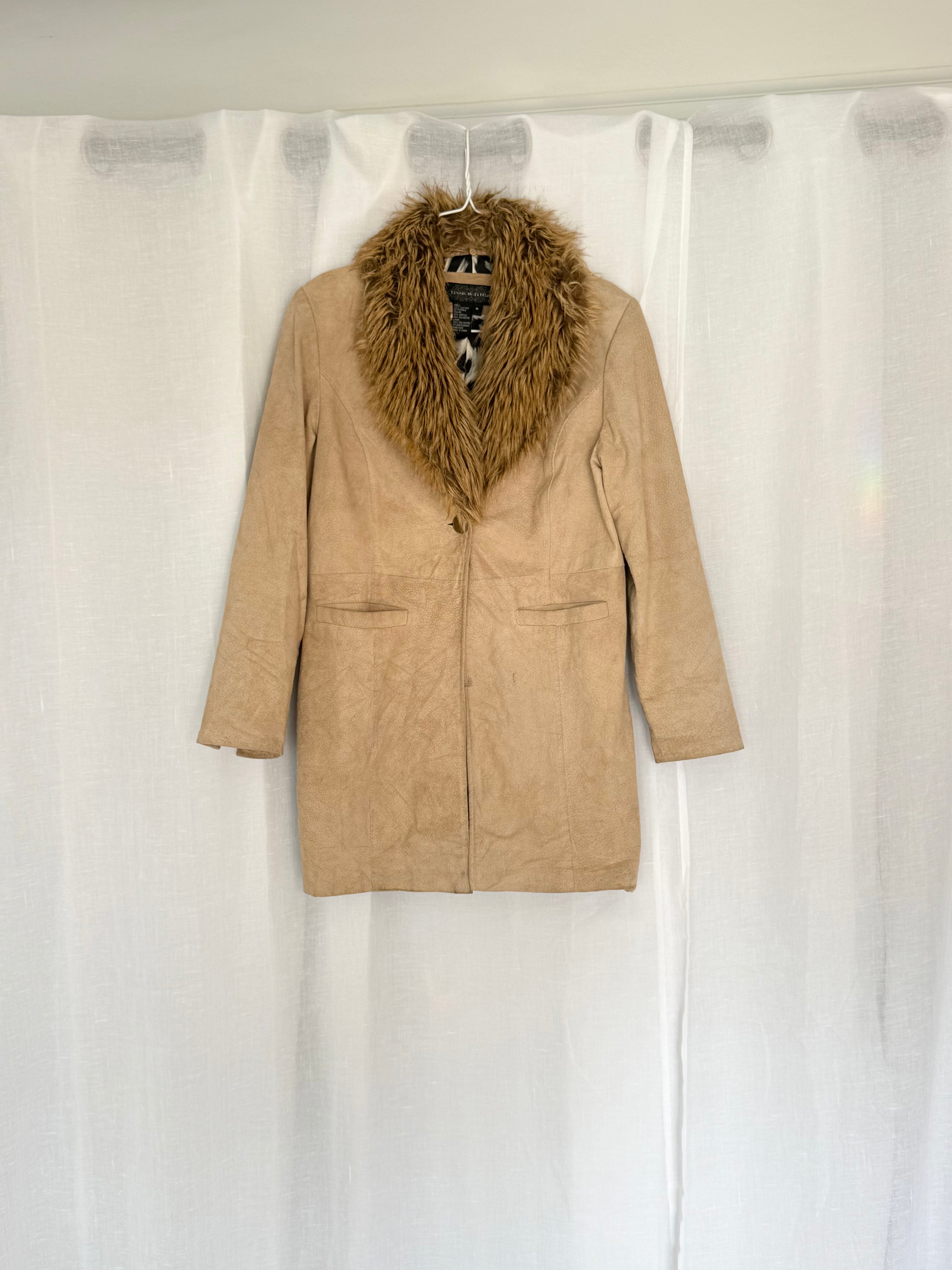 ✦ vintage Y2K genuine leather coat w/ faux fur collar