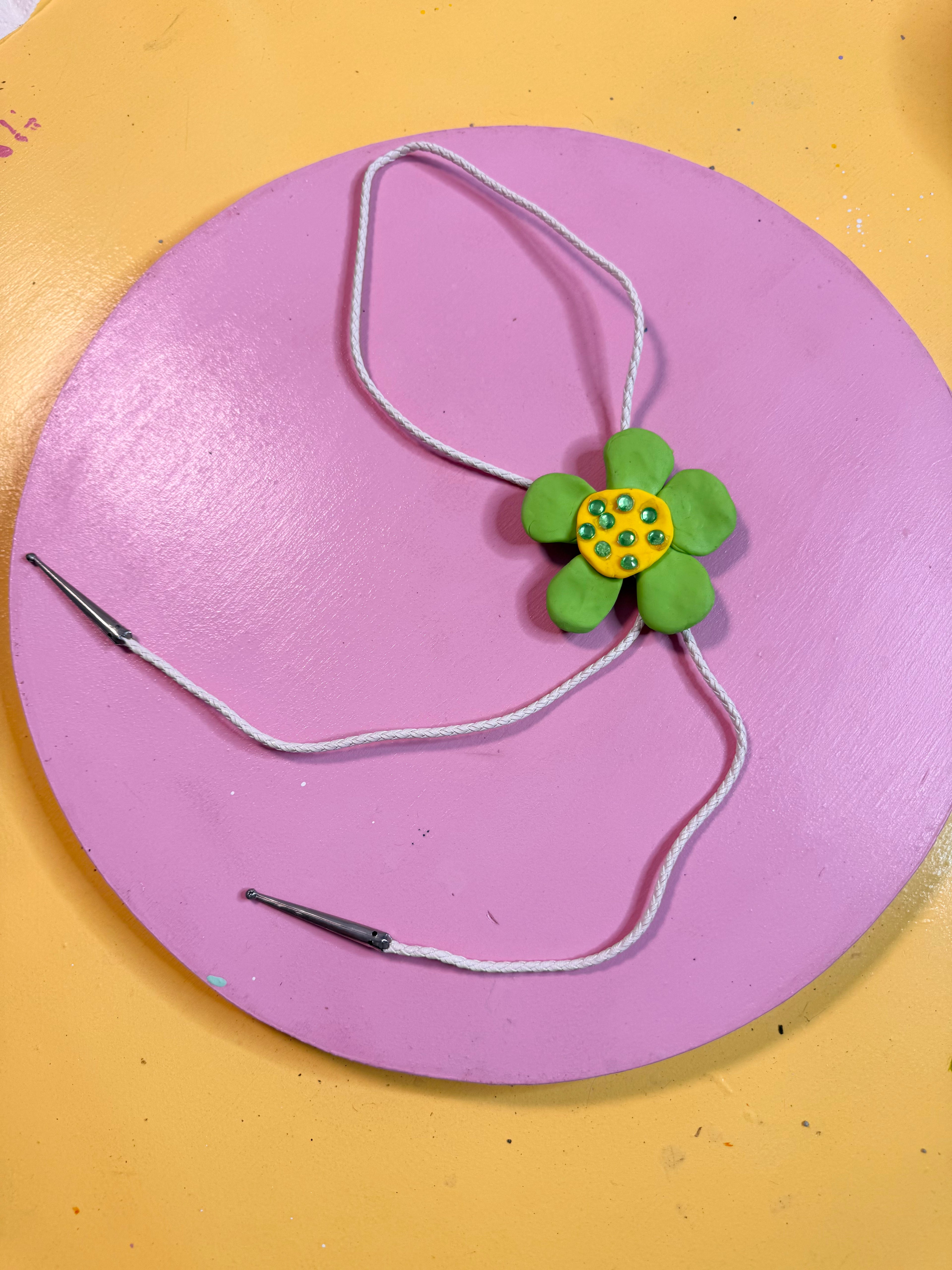 ✿ handmade green flower rhinestone bolo tie