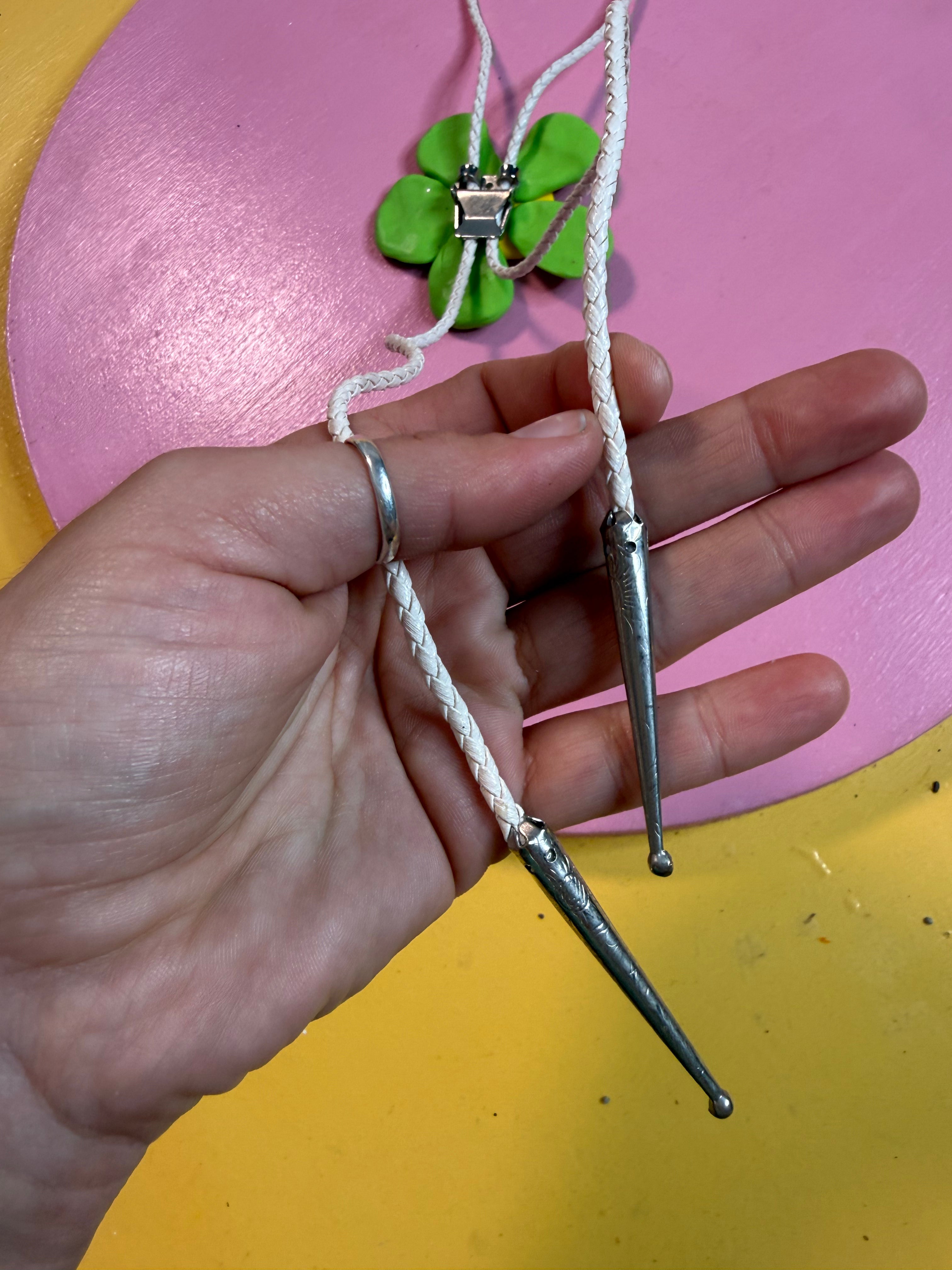 ✿ handmade green flower rhinestone bolo tie