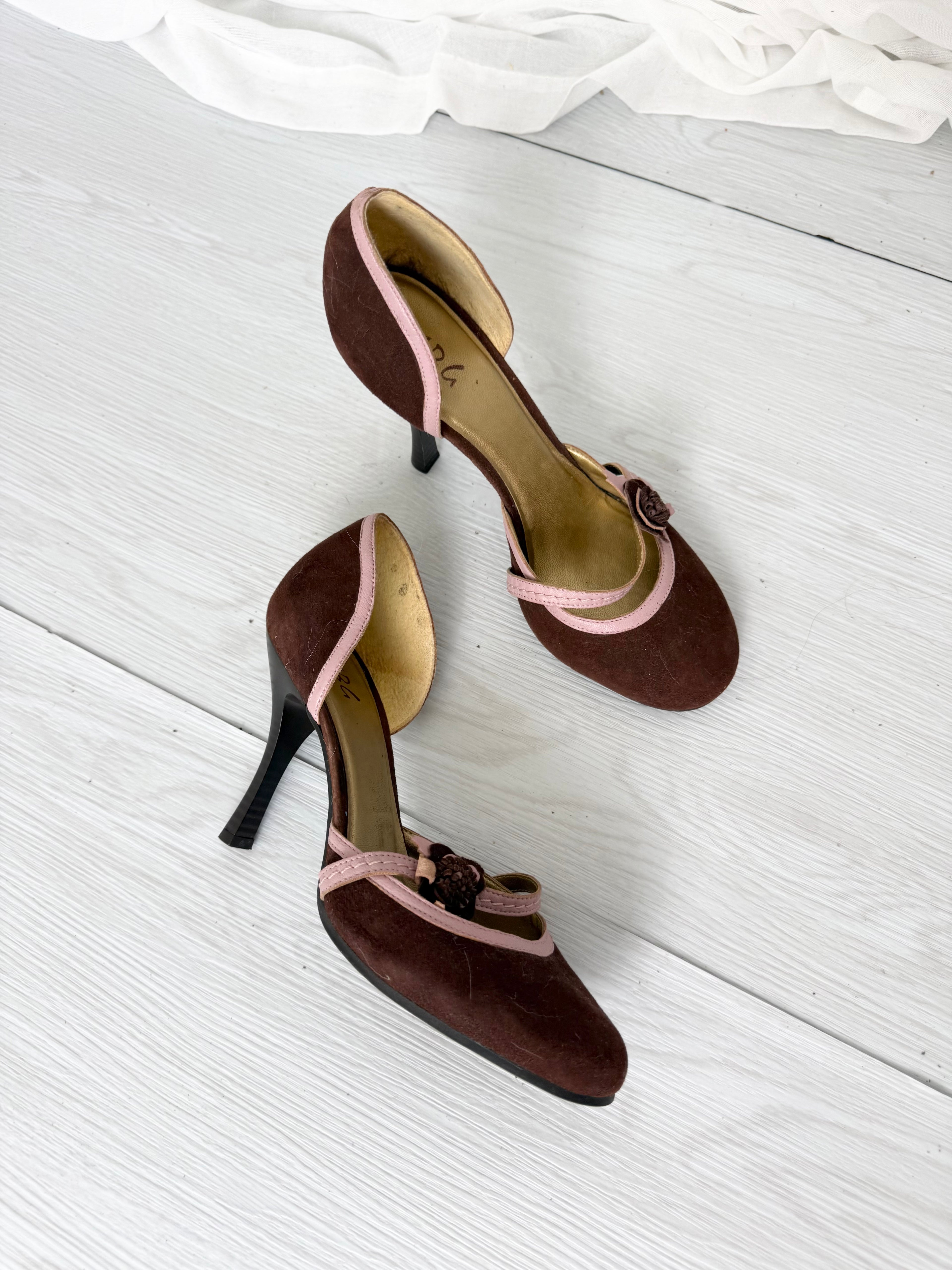 ✦ BCBG brown & pink floral mary jane heels ✦