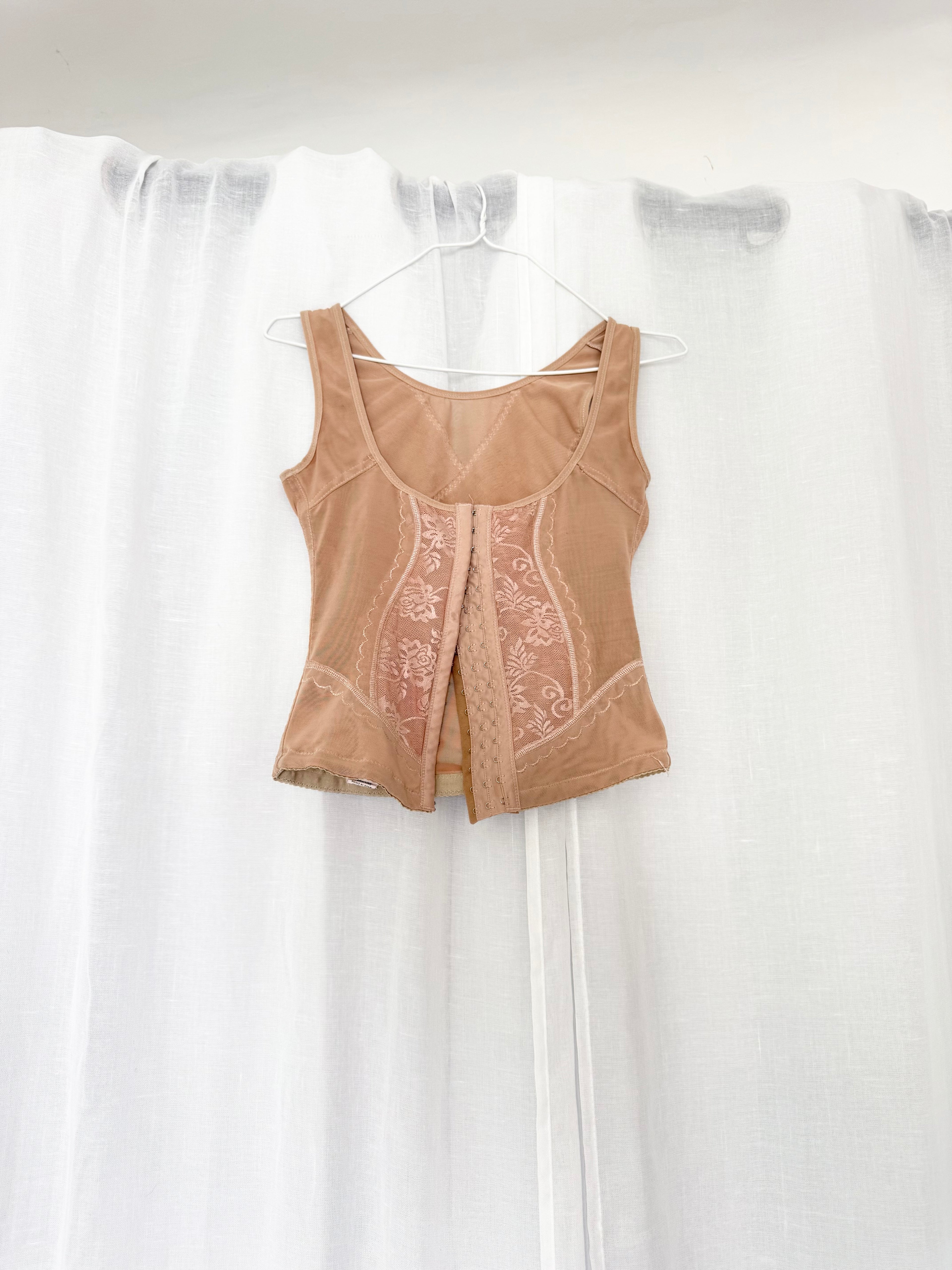✦ vintage nude lace shapewear corset top ✦
