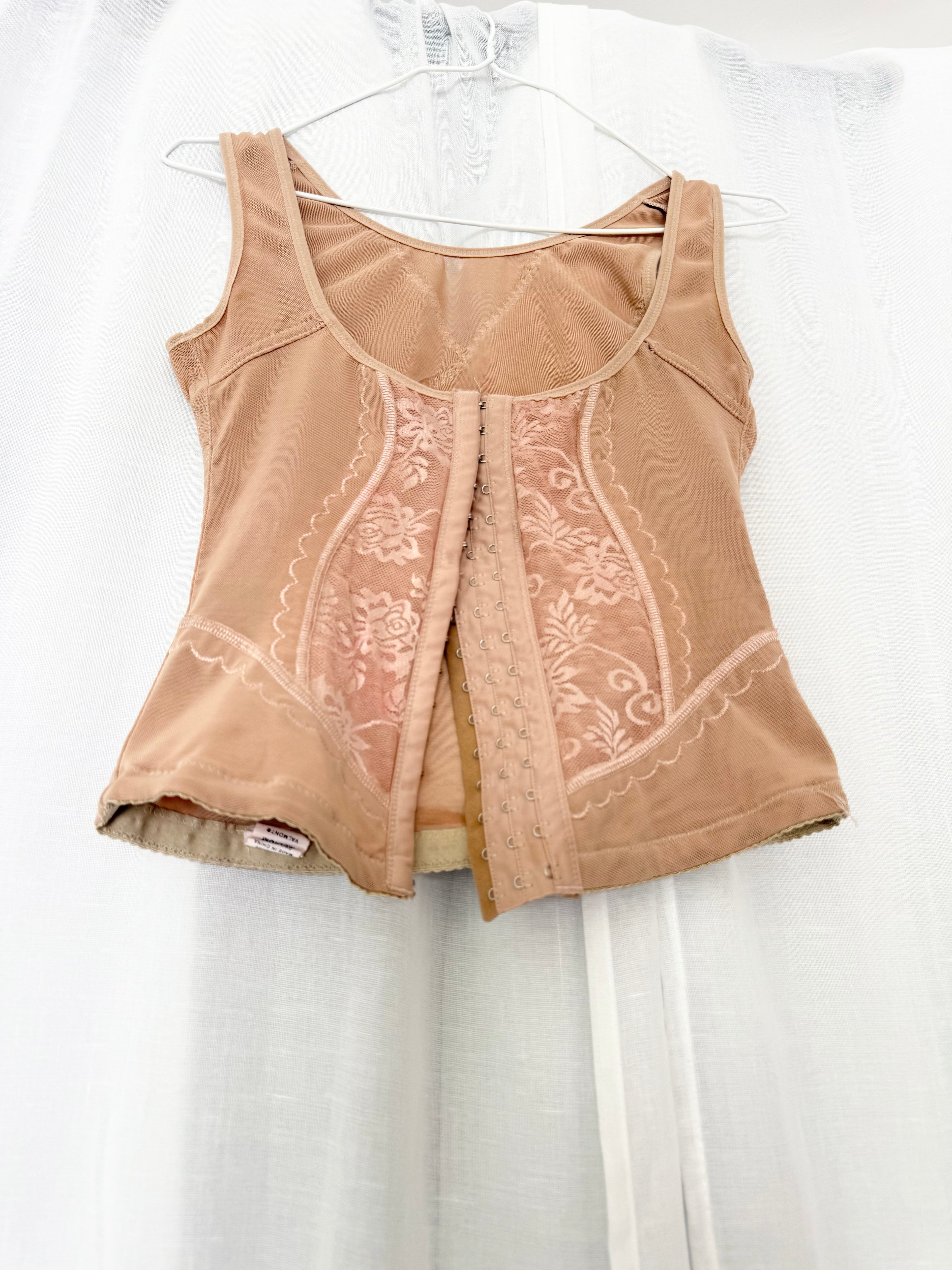 ✦ vintage nude lace shapewear corset top ✦