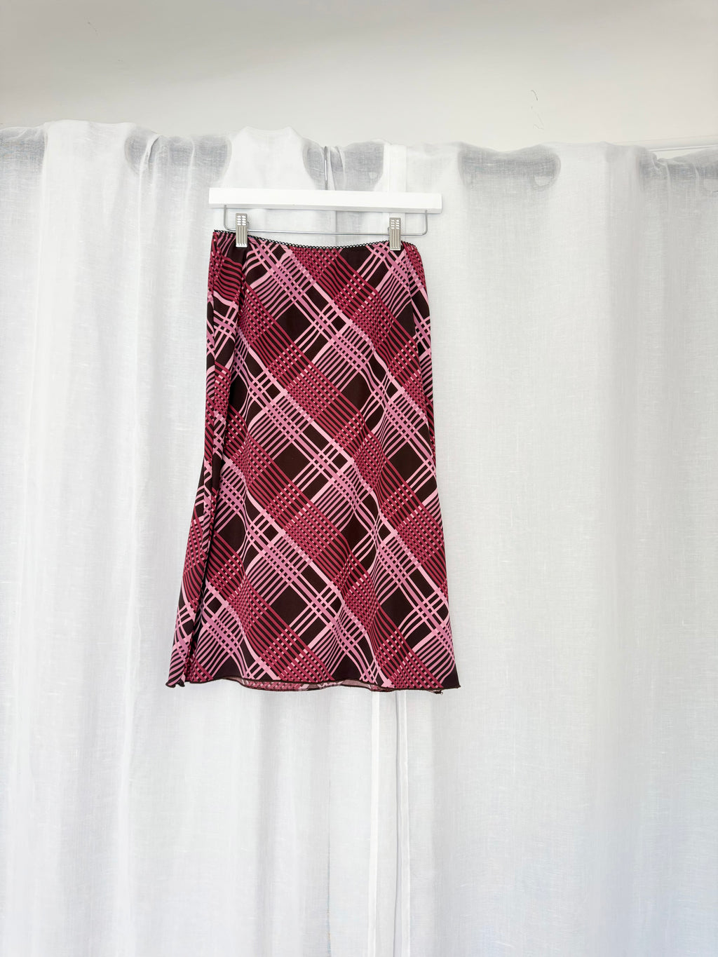 ✦ Y2K pink plaid midi skirt ✦